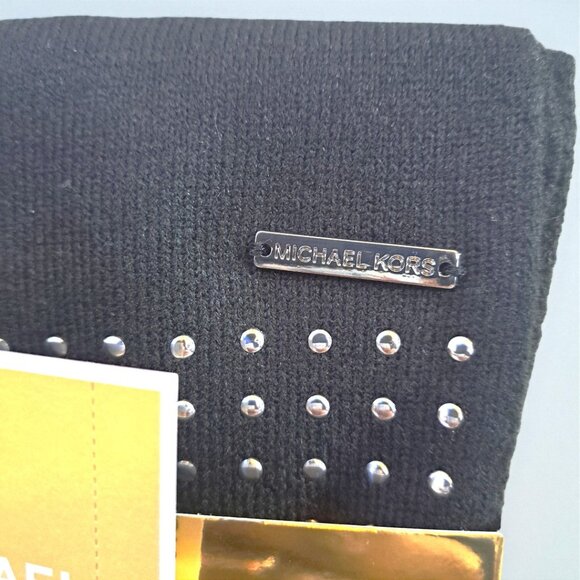 Michael Kors Women's Black Scarf and Hat Set NWT - Picture 6 of 10